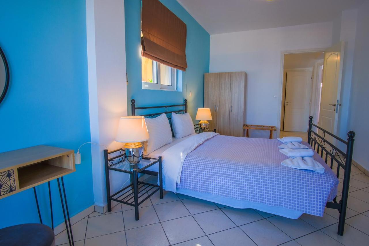 Blue Villas Agia Marina Exteriör bild